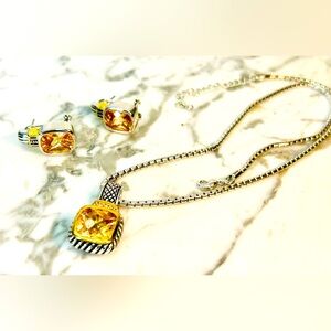NWOT Gold/Silver Tone Necklace- Earring Set With Champagne Colored Crystal Stone